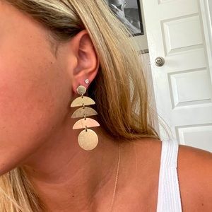 GOLD HANGING EARRINGS